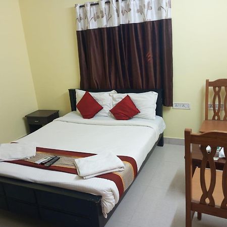 The Posh Residency, Ecr Bed & Breakfast Ченай Екстериор снимка