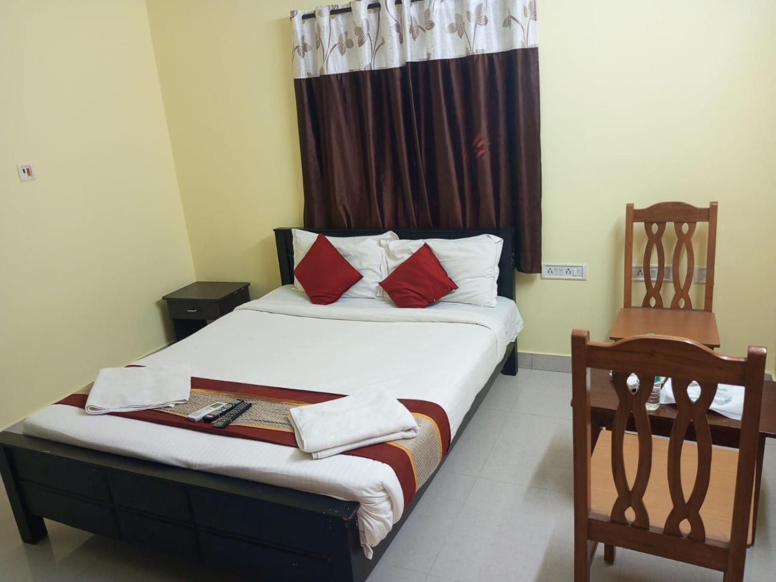 The Posh Residency, Ecr Bed & Breakfast Ченай Екстериор снимка