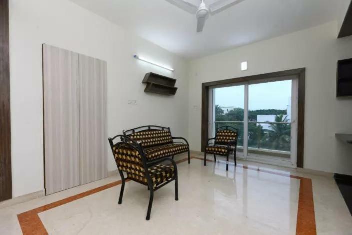 The Posh Residency, Ecr Bed & Breakfast Ченай Екстериор снимка