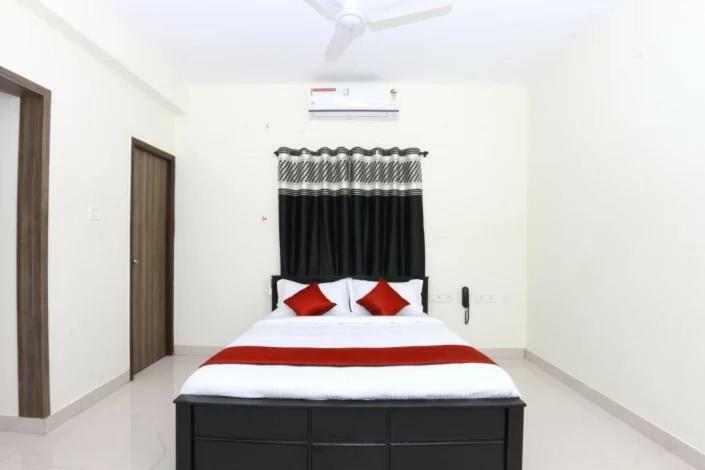 The Posh Residency, Ecr Bed & Breakfast Ченай Екстериор снимка